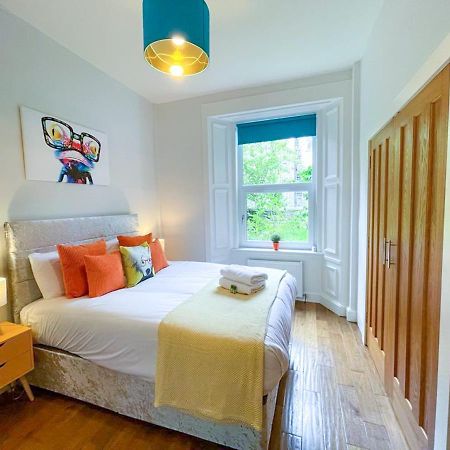 Desirable 2 Bed Apt Near Edinburgh Castle Exterior photo
